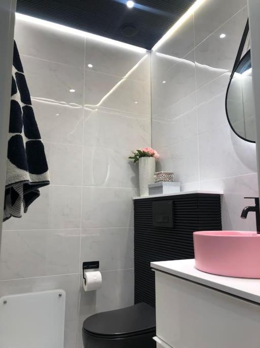 Snowcrystal Home With Jacuzzi And Sauna Rovaniemi Extérieur photo